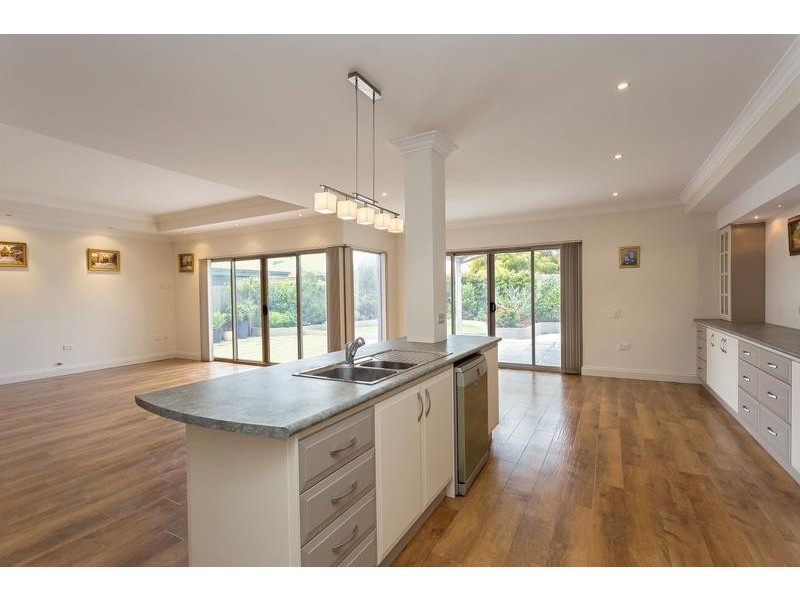 117 Hudson Drive, Dudley Park WA 6210