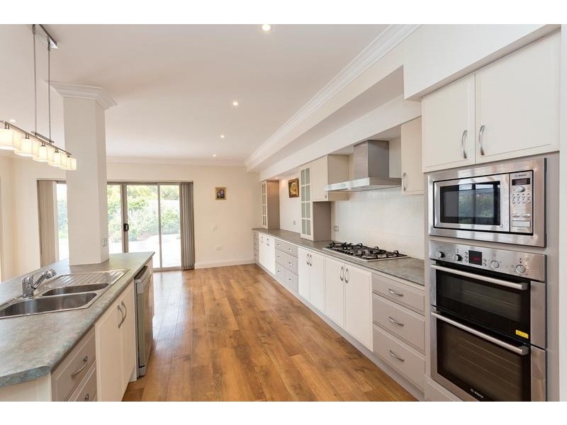 117 Hudson Drive, Dudley Park WA 6210