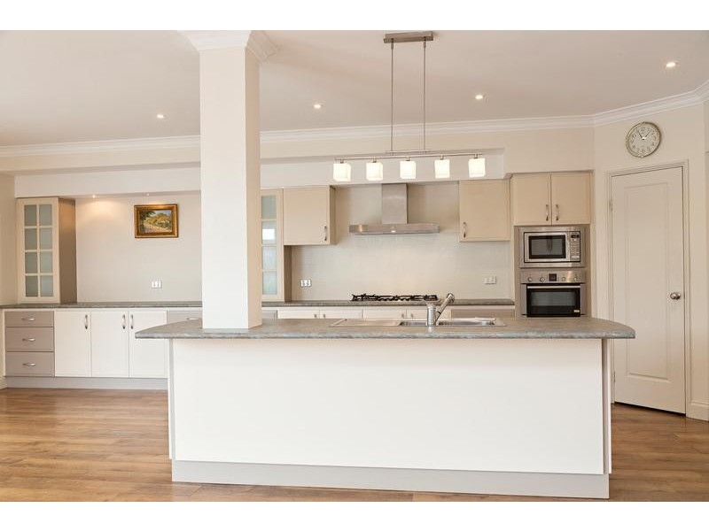 117 Hudson Drive, Dudley Park WA 6210