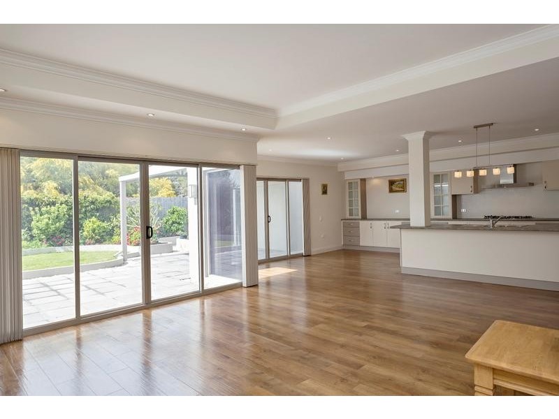 117 Hudson Drive, Dudley Park WA 6210