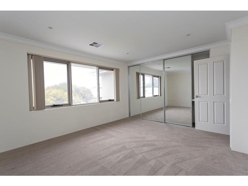 117 Hudson Drive, Dudley Park WA 6210