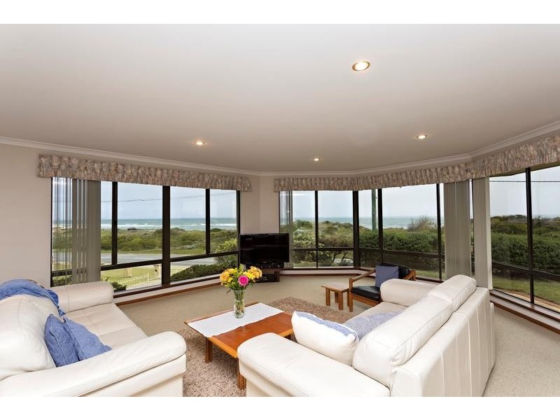 2 Avalon Parade, Falcon WA 6210