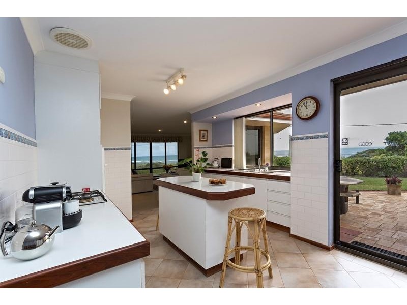 2 Avalon Parade, Falcon WA 6210