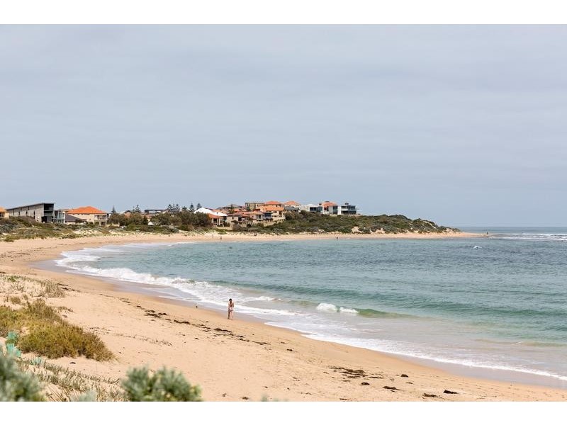 2 Avalon Parade, Falcon WA 6210