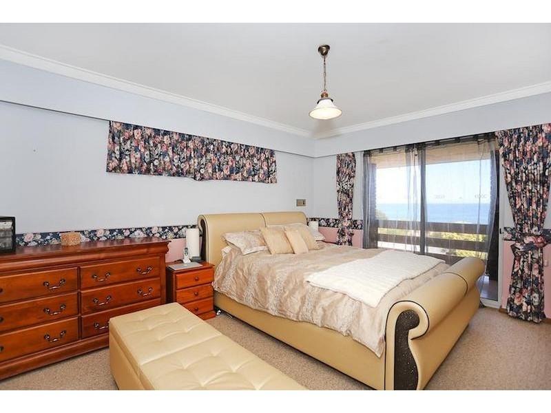 36 Halls Head Parade, Halls Head WA 6210