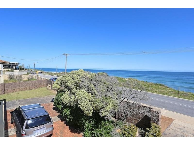 36 Halls Head Parade, Halls Head WA 6210