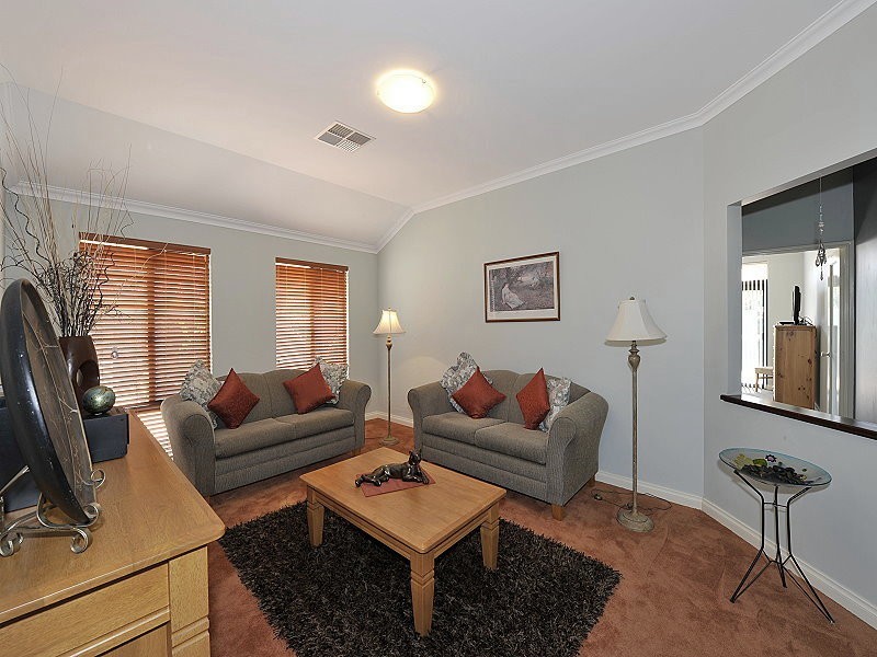 4 Maggie Way, Coodanup WA 6210