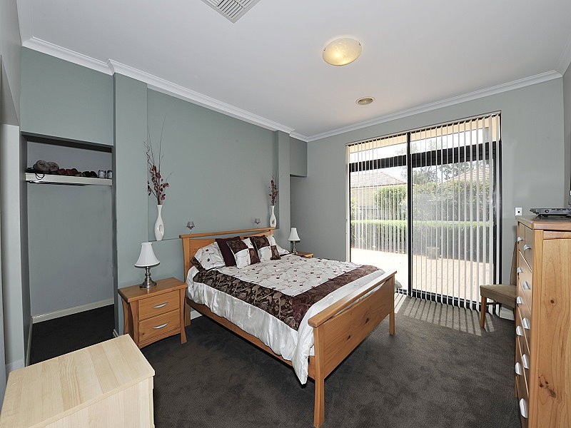 4 Maggie Way, Coodanup WA 6210
