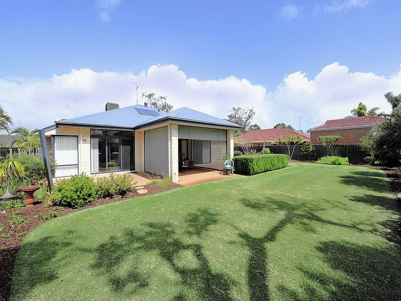 4 Maggie Way, Coodanup WA 6210
