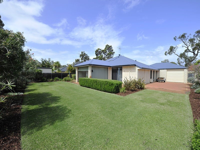 4 Maggie Way, Coodanup WA 6210