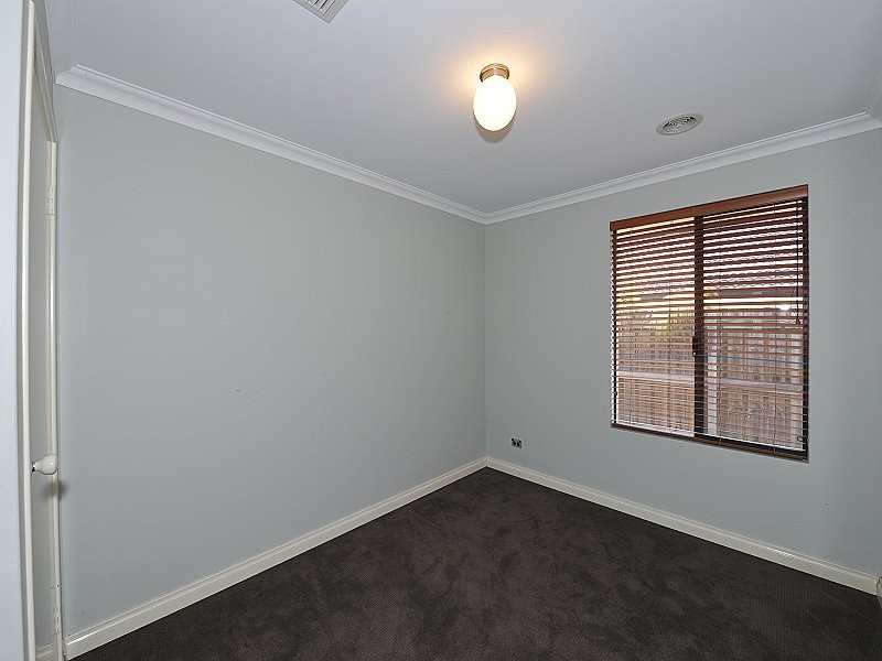 4 Maggie Way, Coodanup WA 6210