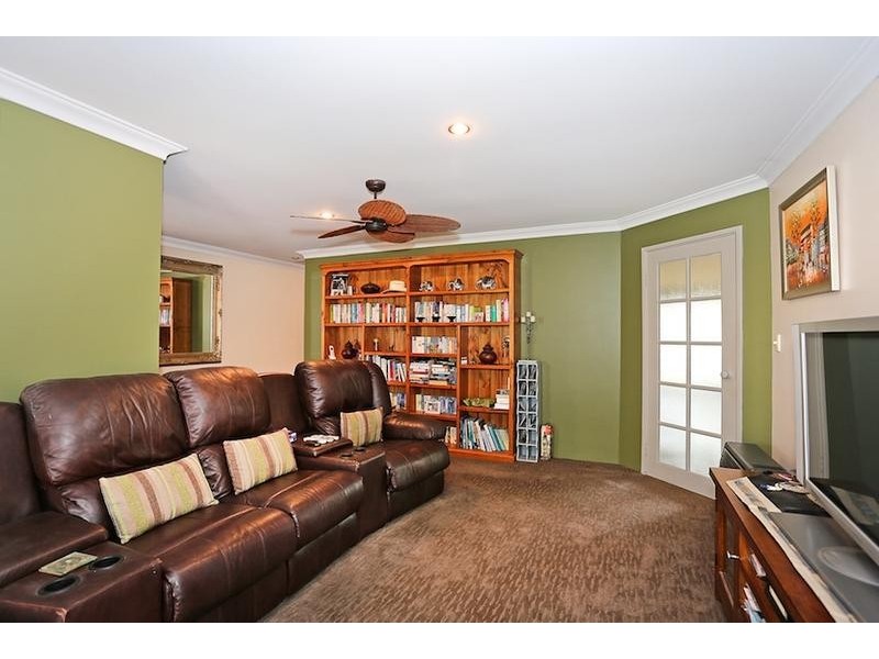 28 Templetonia Promenade, Halls Head WA 6210