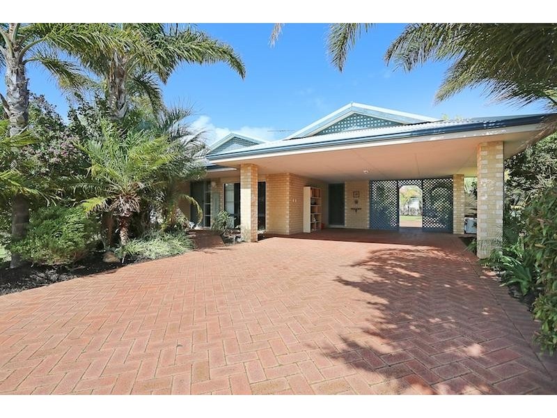 28 Templetonia Promenade, Halls Head WA 6210