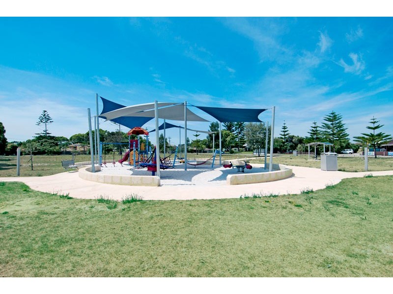 7 Chilena Place, Madora Bay WA 6210