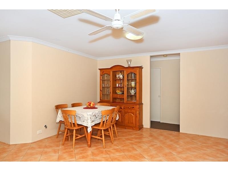 8 Lilac Green, Halls Head WA 6210