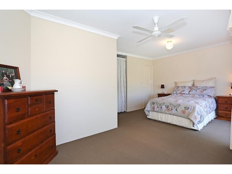 8 Lilac Green, Halls Head WA 6210