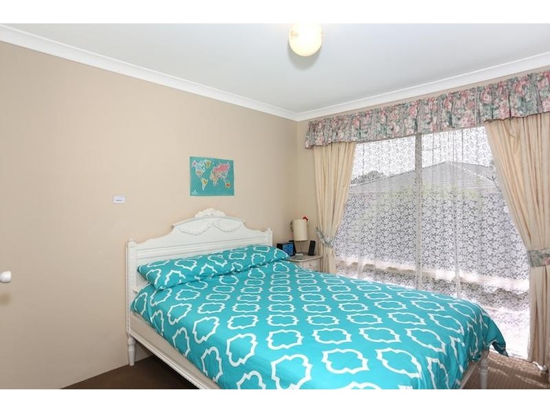 8 Lilac Green, Halls Head WA 6210