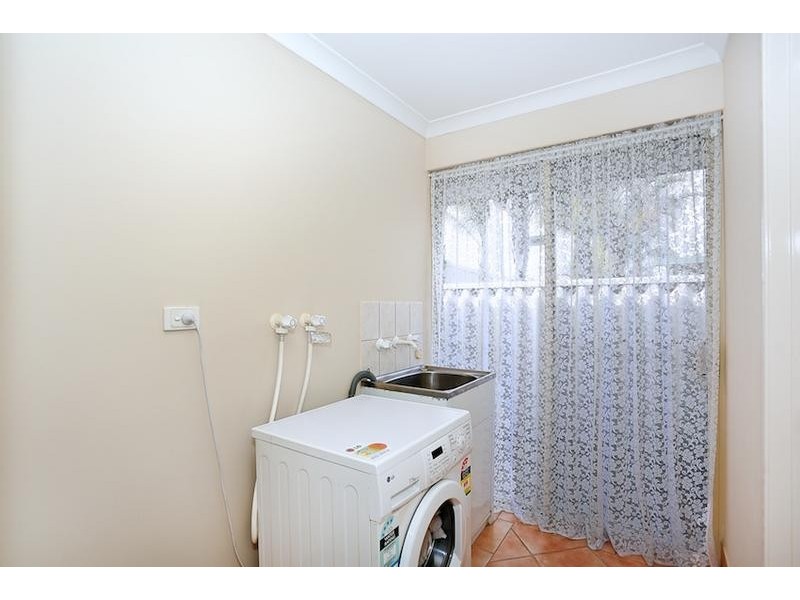 8 Lilac Green, Halls Head WA 6210