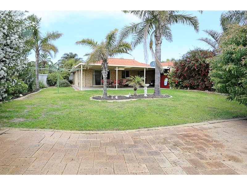 8 Lilac Green, Halls Head WA 6210