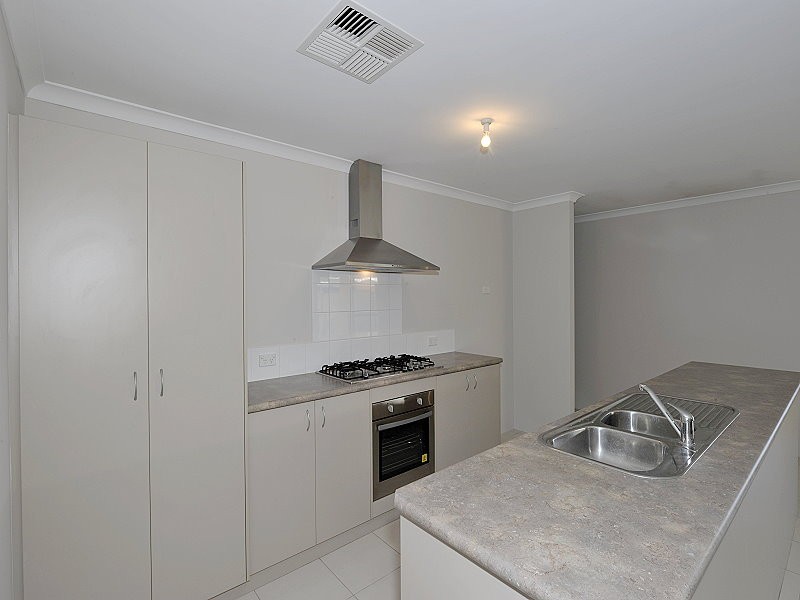 25 Oakwood Gate, Meadow Springs WA 6210