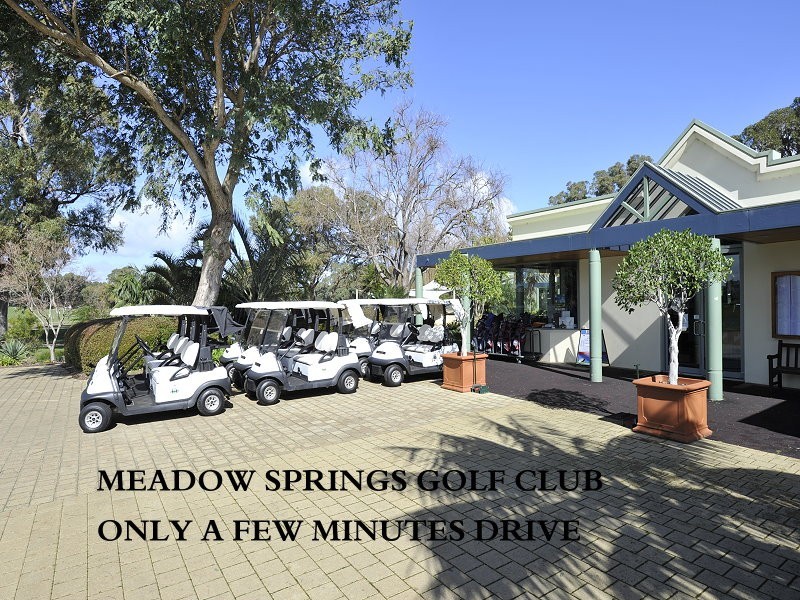 25 Oakwood Gate, Meadow Springs WA 6210