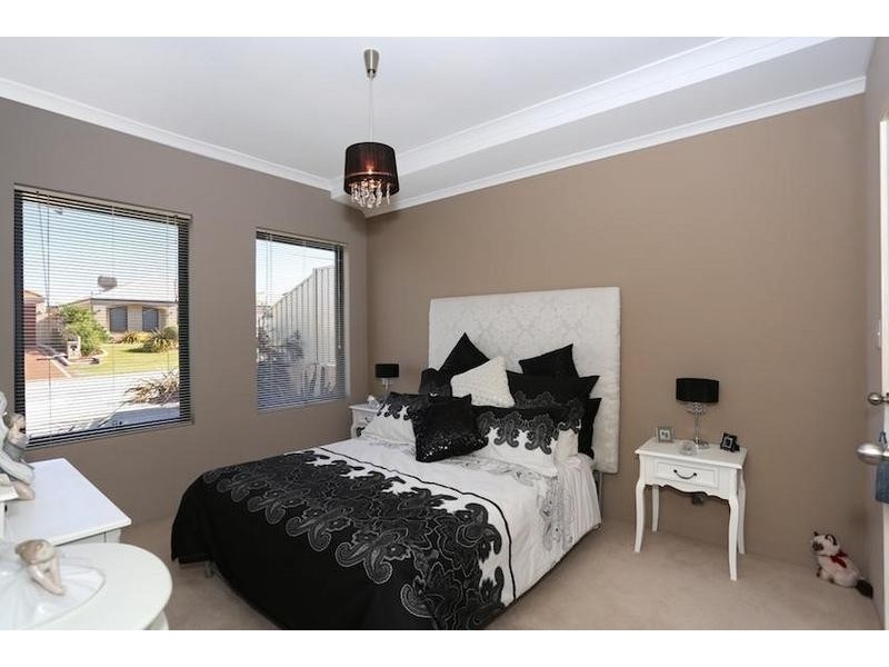 4 Joshua Carrol Street, Madora Bay WA 6210