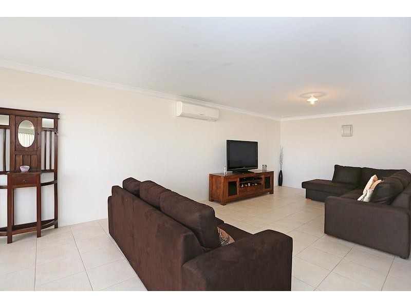 18 Asper Wy, Halls Head WA 6210