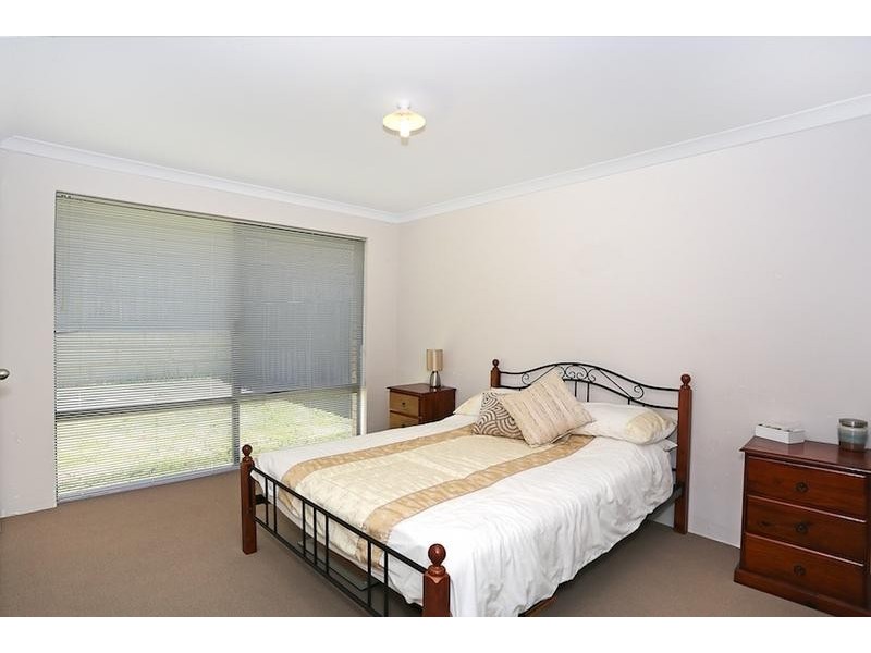 18 Asper Wy, Halls Head WA 6210