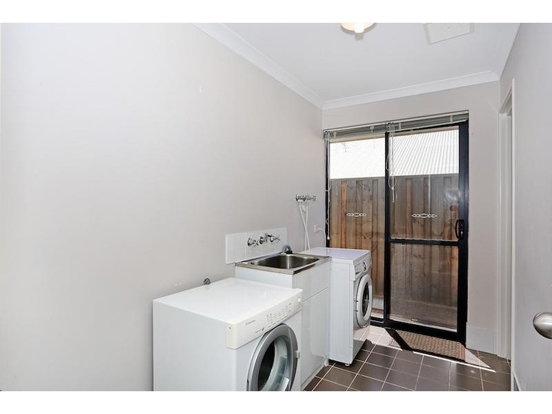 18 Asper Wy, Halls Head WA 6210