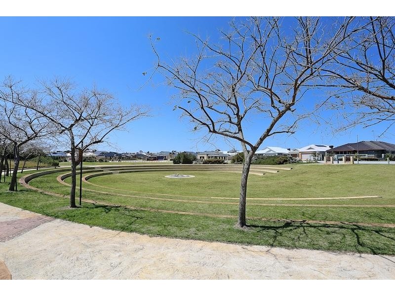 18 Asper Wy, Halls Head WA 6210