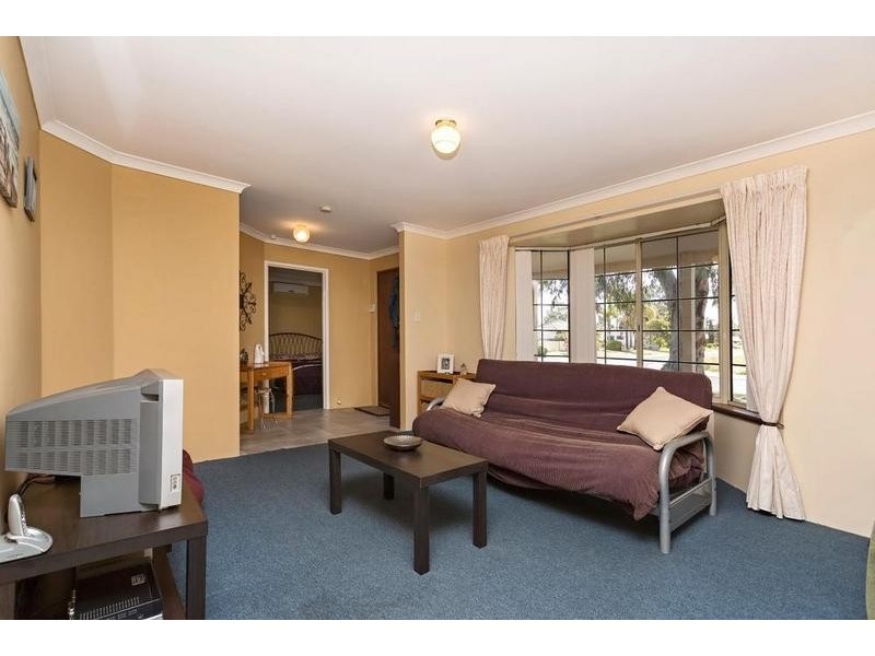 34 Cambridge Drive, Greenfields WA 6210