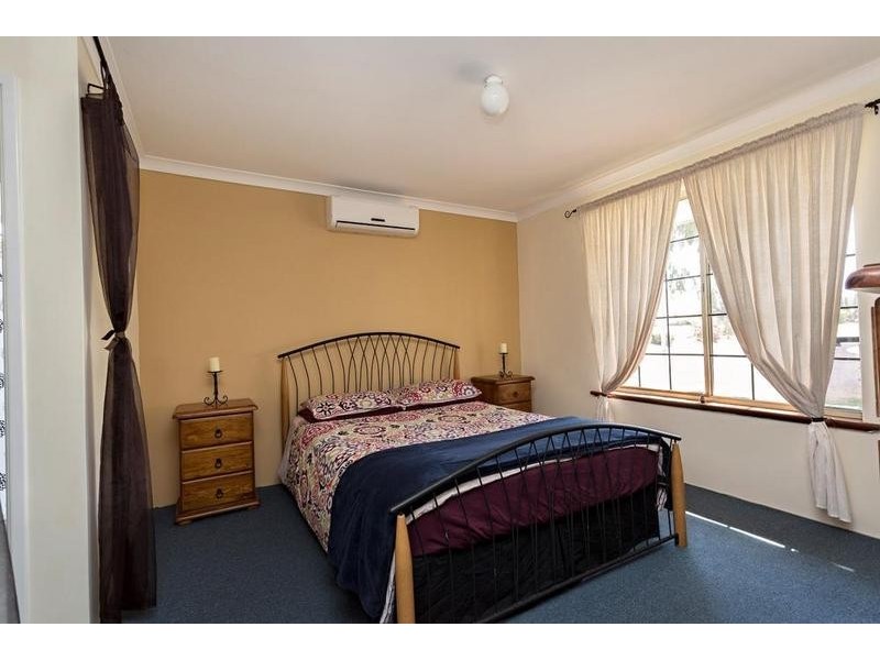 34 Cambridge Drive, Greenfields WA 6210