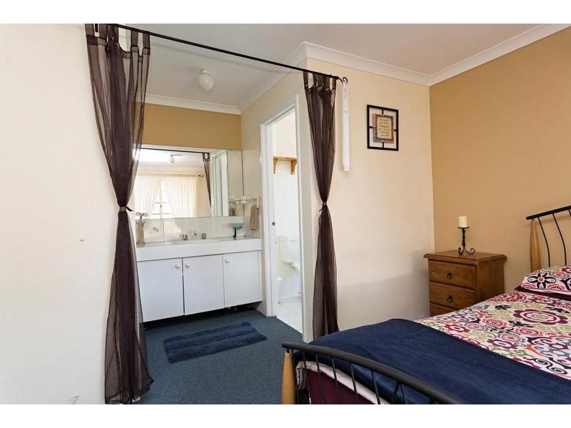34 Cambridge Drive, Greenfields WA 6210