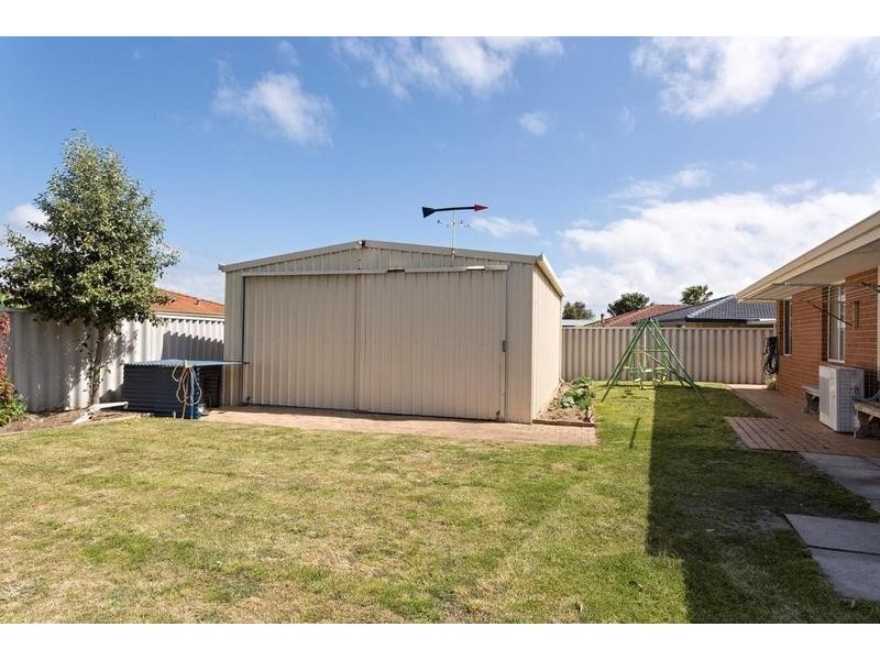 34 Cambridge Drive, Greenfields WA 6210