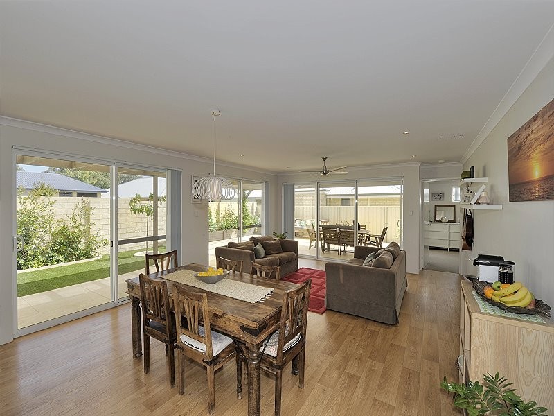 19 Bobtail Bend, Wannanup WA 6210