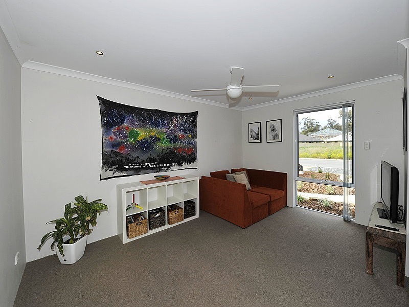 19 Bobtail Bend, Wannanup WA 6210