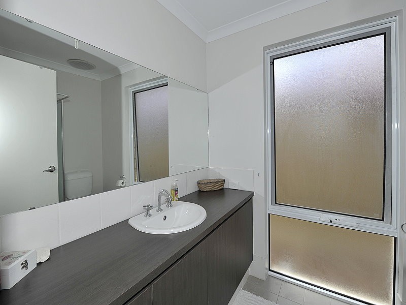 19 Bobtail Bend, Wannanup WA 6210