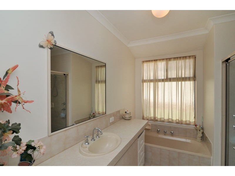 13 Redbank Rise, Greenfields WA 6210