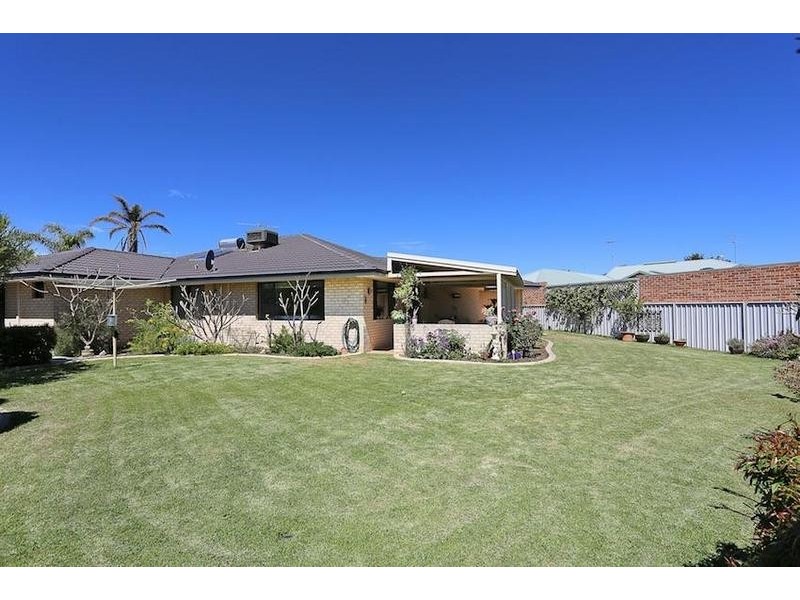 3 Pine Court, Meadow Springs WA 6210