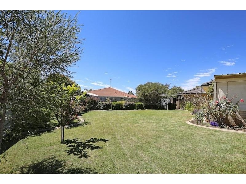 3 Pine Court, Meadow Springs WA 6210