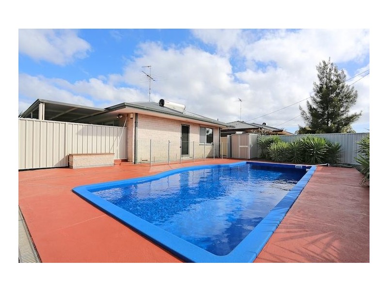 7 Comet Street, Dudley Park WA 6210