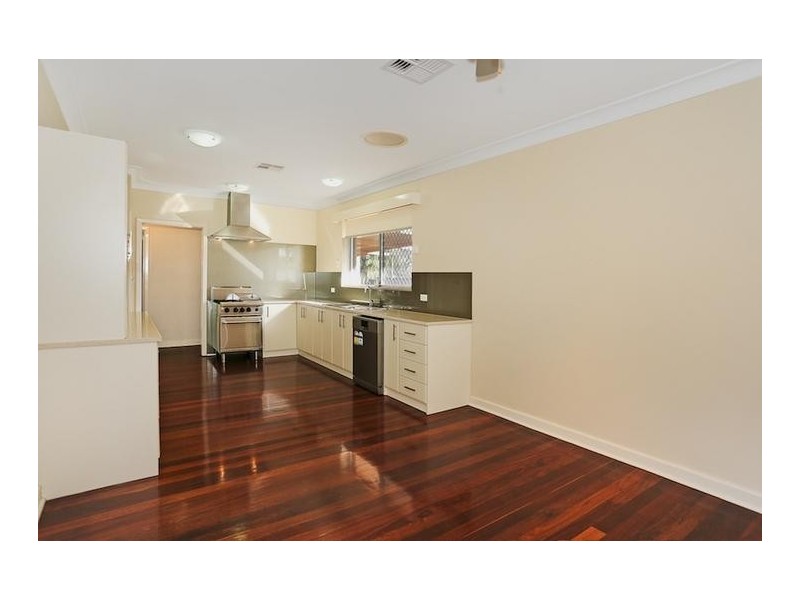 7 Comet Street, Dudley Park WA 6210
