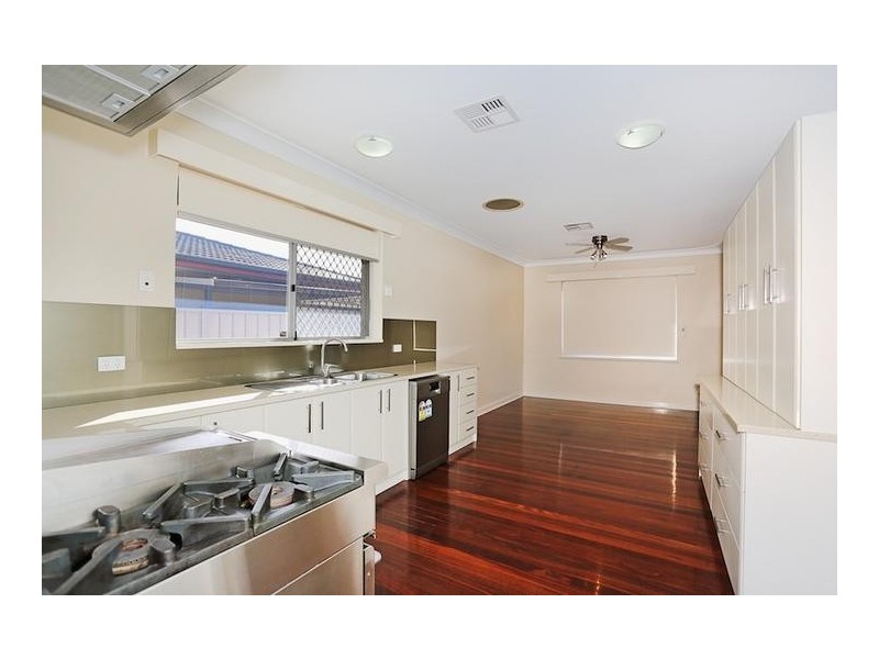 7 Comet Street, Dudley Park WA 6210