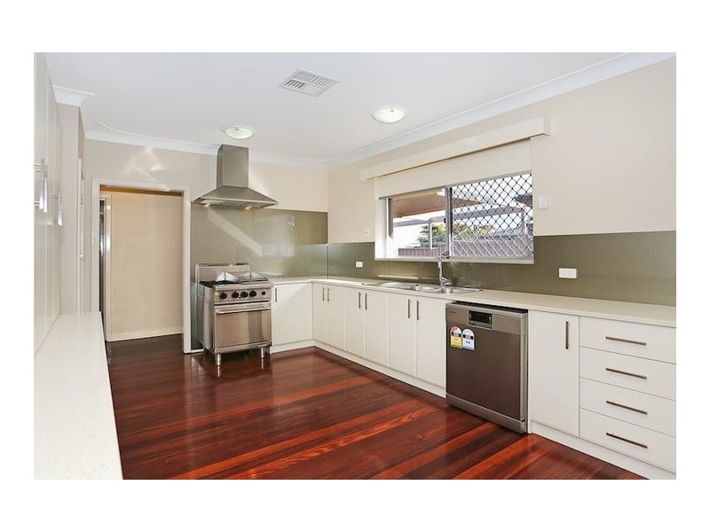 7 Comet Street, Dudley Park WA 6210