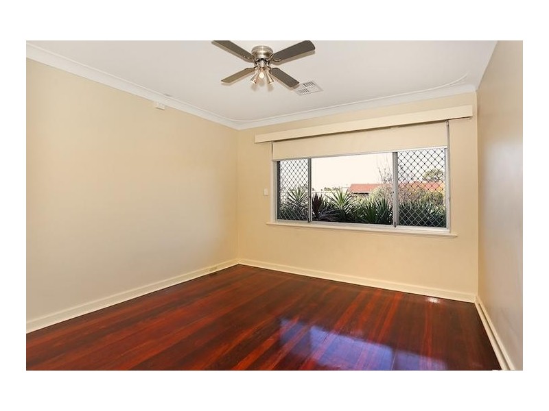 7 Comet Street, Dudley Park WA 6210