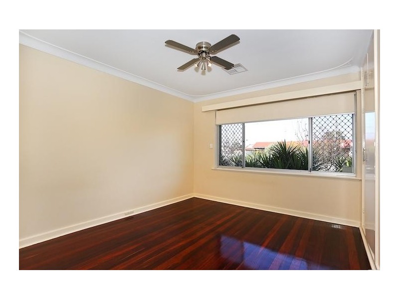 7 Comet Street, Dudley Park WA 6210