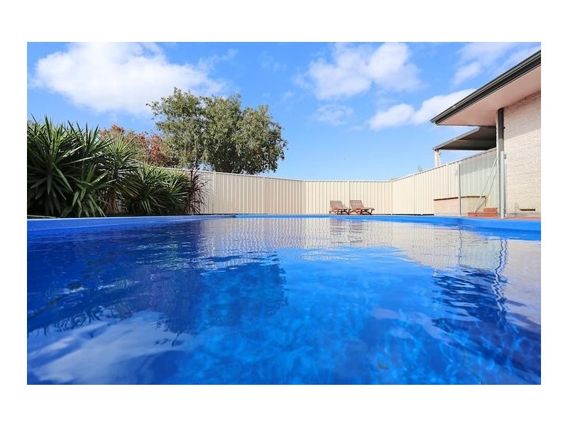 7 Comet Street, Dudley Park WA 6210