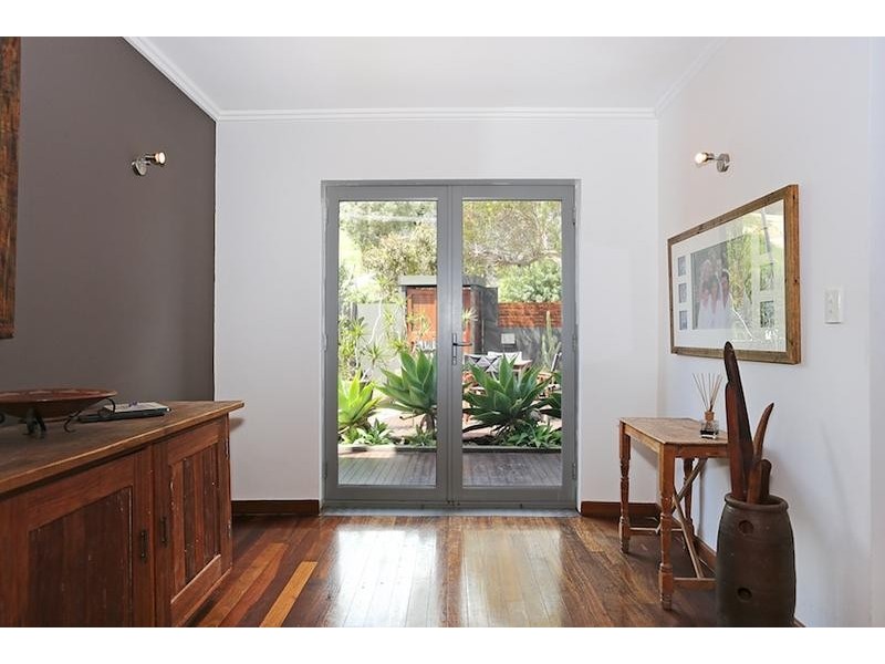 2 Allan Place, Halls Head WA 6210