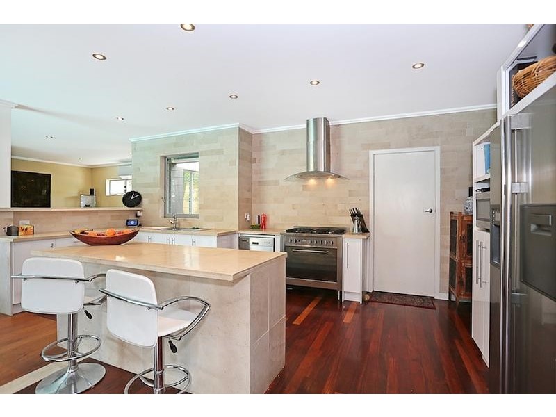 2 Allan Place, Halls Head WA 6210