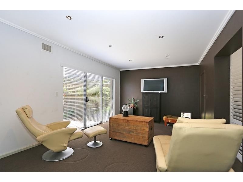 2 Allan Place, Halls Head WA 6210